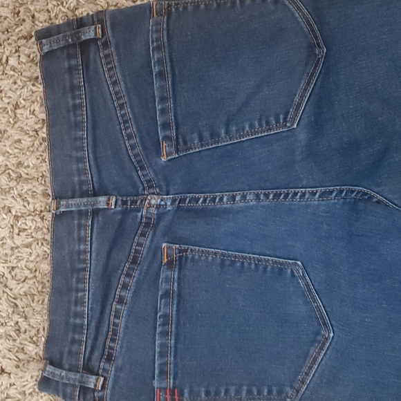 3/$15 BDG High Waisted Jeans Size 28W - Picture 6 of 7